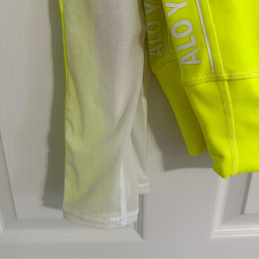 ALO YOGA Stripe LOGO Lime Mesh Insert Leggings - Picture 7 of 13